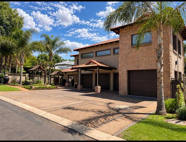 5 BEDROOM HOUSE FOR SALE IN MIDSTREAM ESTATE